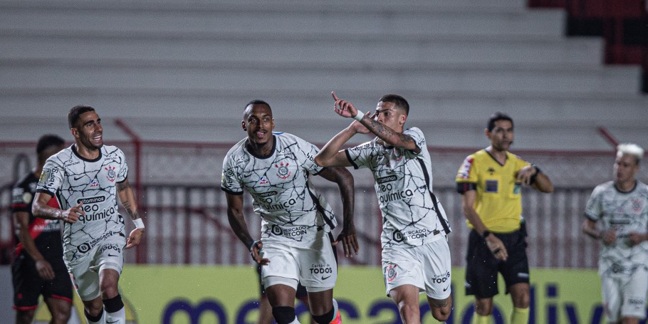Atlético-GO e Corinthians mediram forças pela 20ª rodada do Brasileirão Assaí