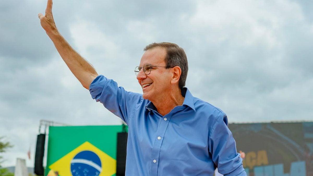 Paes lidera disputa pelo governo do RJ com 43,6%, diz pesquisa
